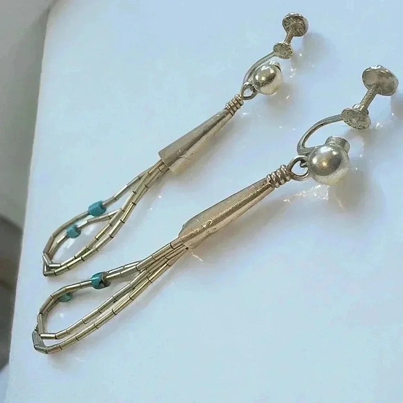 Antique Native-American Liquid Silver Turquoise Bead Screw-Back Earrings - Picture 5 of 6